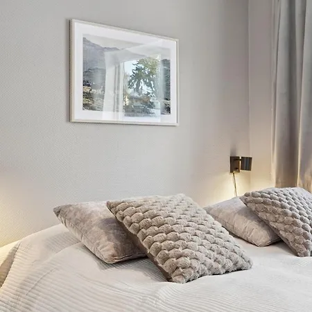 The Reindeer Lounge, Nordic Comfort In The Arctic * Tromsø